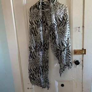 Black and White Animal Printed Scarf